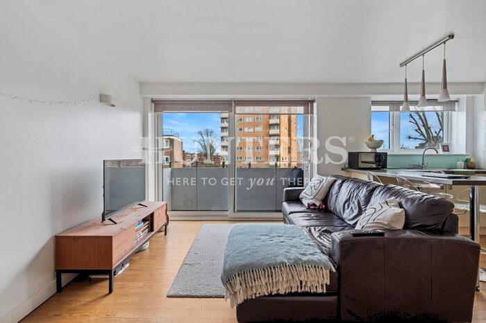 1 Bedroom Flat To Rent In Embassy Lodge, Green Lanes, London, N16