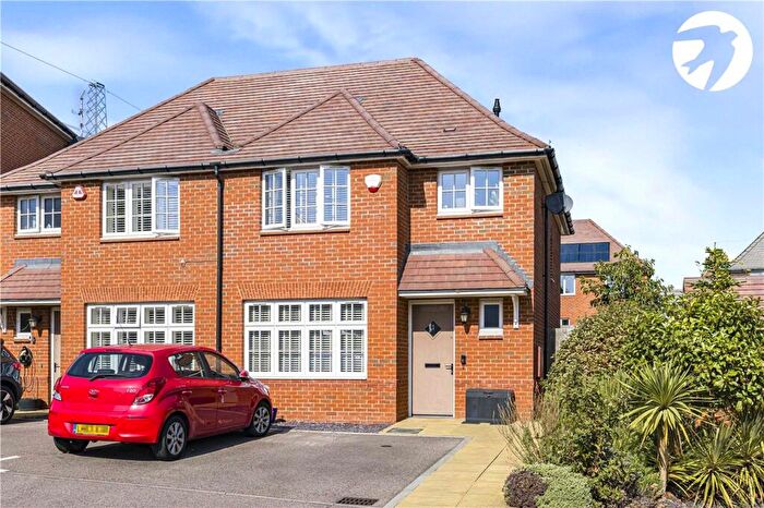 3 Bedroom Semi Detached House For Sale In Wilson Close, Weldon, Ebbsfleet Valley, Swanscombe, DA10