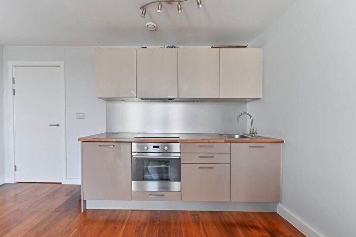 1 Bedroom Flat For Sale In Masons Avenue, Central Croydon, Croydon, CR0