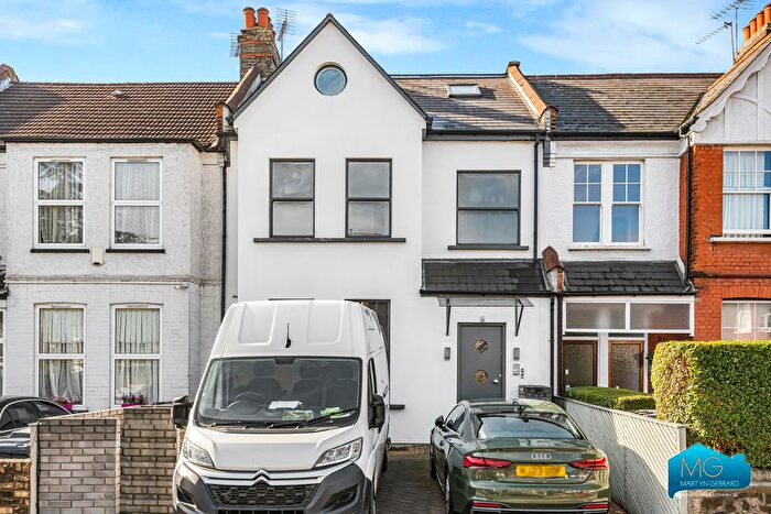 2 Bedroom Flat To Rent In Granville Road, North Finchley, London, N12