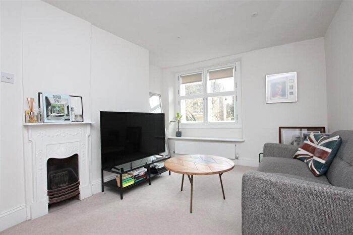 1 Bedroom Apartment To Rent In High Street, Corsham, SN13