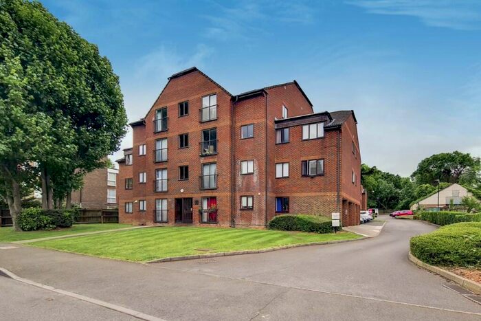 2 Bedroom Flat To Rent In Jasmine Grove, Anerley, London, SE20