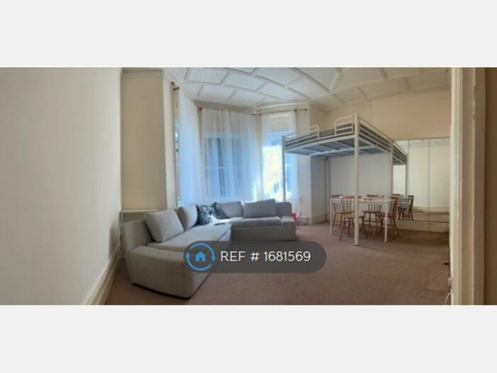 Studio To Rent In Compayne Gardens, London, NW6