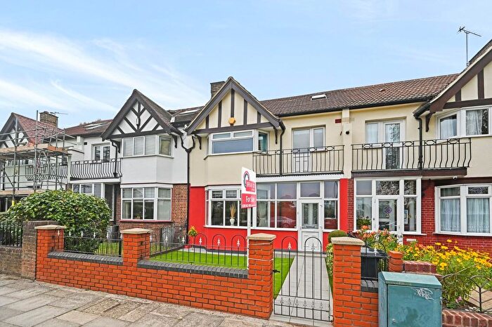 4 Bedroom Terraced House For Sale In Eastfields Road, Acton, W3