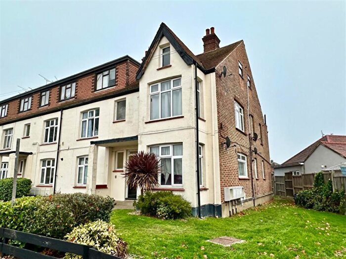 1 Bedroom Flat To Rent In Hillborough Mansions, Westcliff On Sea, Essex, SS0