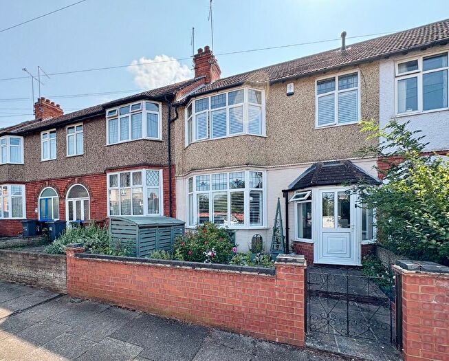 3 Bedroom Terraced House For Sale In The Drive, Phippsville, Northampton, NN1