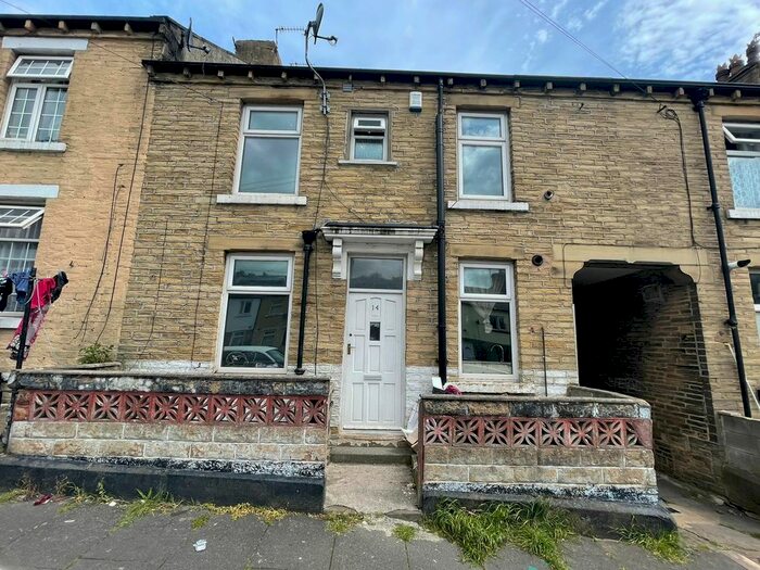 2 Bedroom Terraced House To Rent In St. Leonards Road, Bradford, West Yorkshire, BD8
