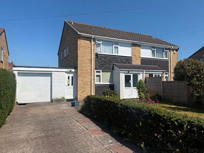 3 Bedroom Semi-Detached House For Sale In Sunnymede Road, Nailsea, North Somerset, BS48