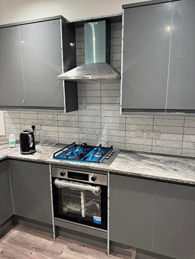 6 Bedroom Terraced House To Rent In Green Lane, London, SW16