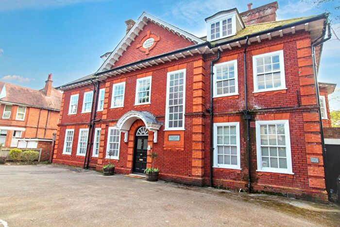 2 Bedroom Flat For Sale In St. Winifreds Road, Bournemouth, BH2