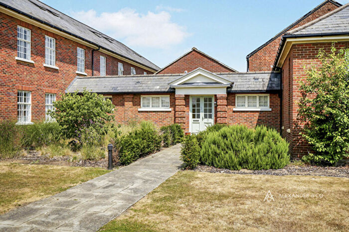 1 Bedroom Flat To Rent In The Officers Mess, Orchard Square, Caversfield, OX27