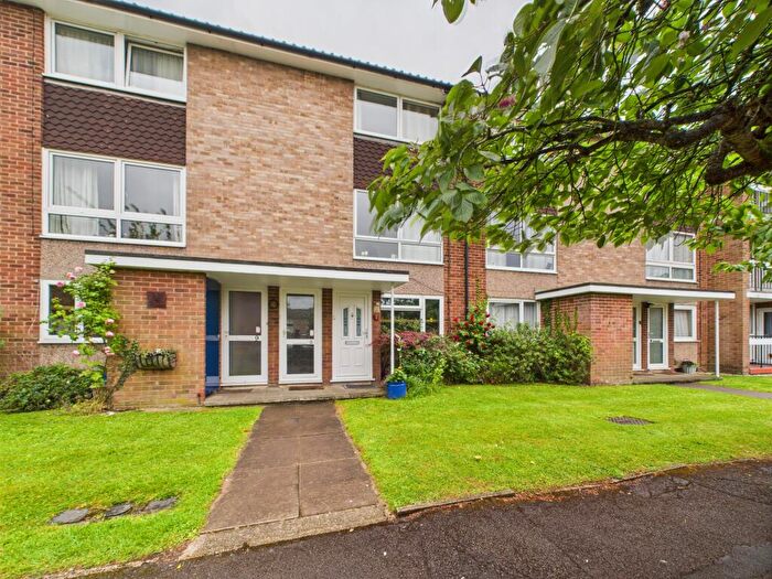 2 Bedroom Maisonette For Sale In Inglewood Court, Reading, Reading, RG30