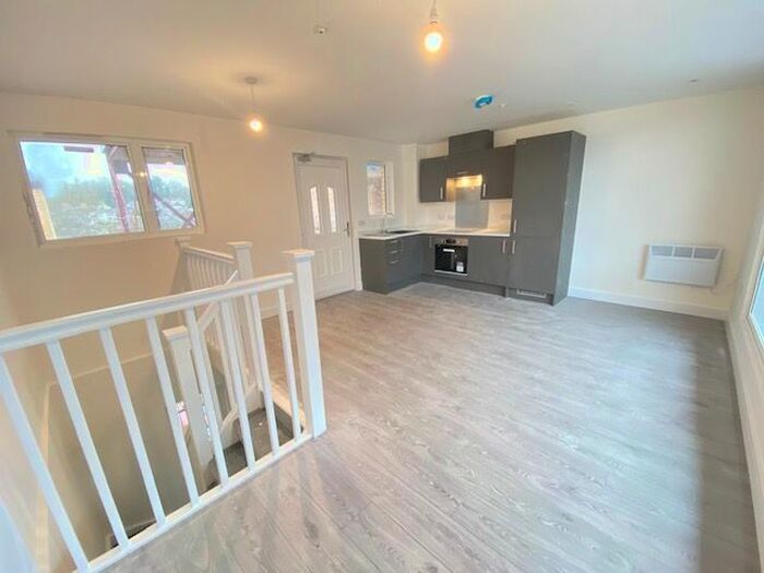 1 Bedroom Flat To Rent In Marlowes, Hemel Hempstead, HP1