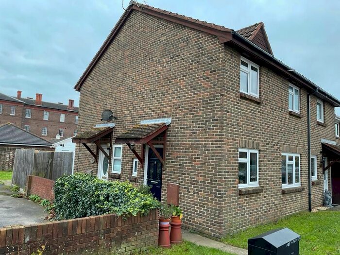 1 Bedroom Flat To Rent In Lidiard Gardens, Southsea, PO4