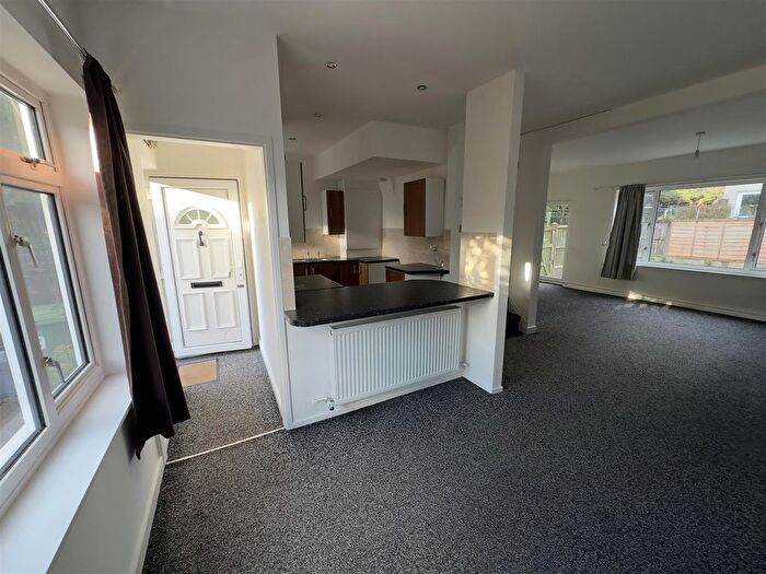 3 Bedroom End Of Terrace House To Rent In Fourth Avenue, Forest Town, Mansfield, NG19