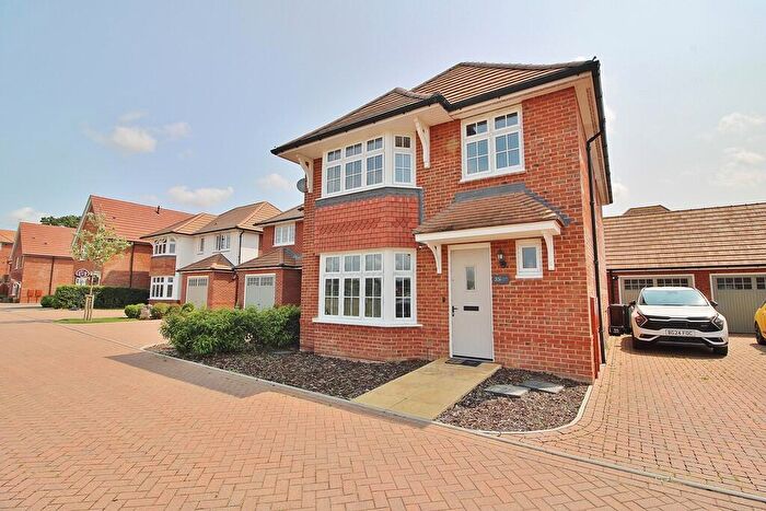 4 Bedroom Detached House For Sale In Ainsworth Road, Berewood, PO7