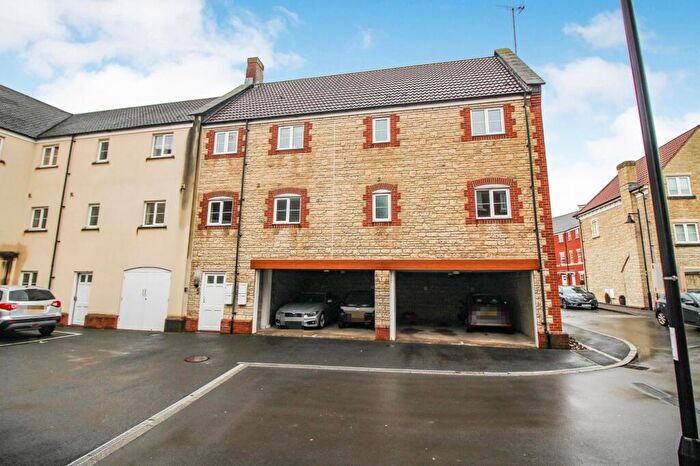 2 Bedroom Flat For Sale In Jagoda Court, Swindon, SN25
