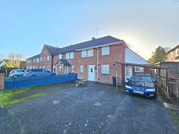 3 Bedroom End Of Terrace House For Sale In Falcon Avenue, Reading, RG2