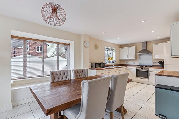 4 Bedroom Detached House For Sale In Wood Ridge Crescent, St Neots, PE19