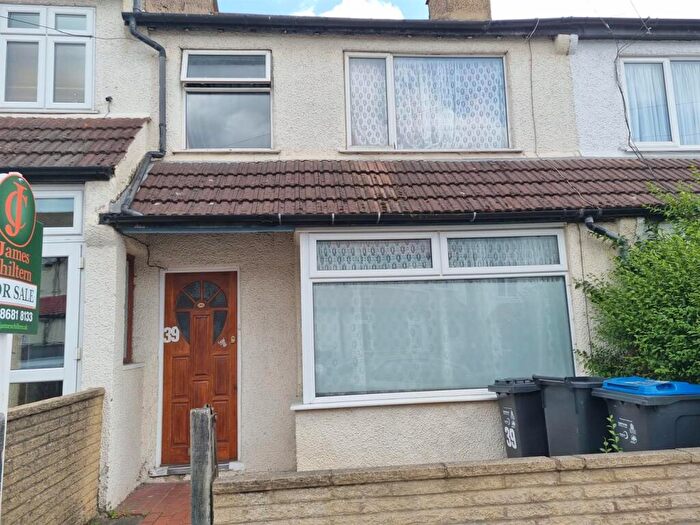 3 Bedroom Terraced House For Sale In Midhurst Avenue, Croydon, CR0
