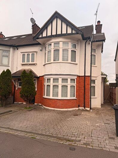 4 Bedroom Terraced House To Rent In Warren Road, London, E11