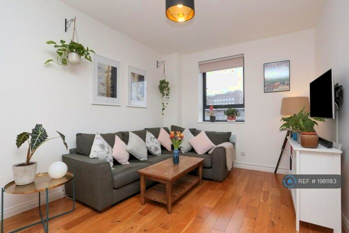 1 Bedroom Flat To Rent In Elmfield Road, Bromley, BR1