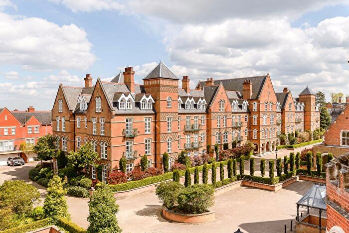 3 Bedroom Penthouse For Sale In Holloway Drive, Virginia Water, GU25