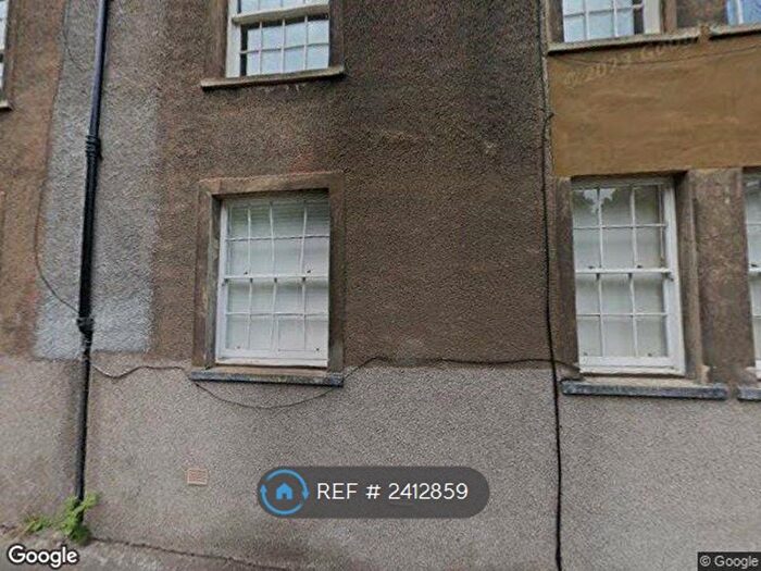2 Bedroom Flat To Rent In Marshalls Court, Edinburgh, EH1