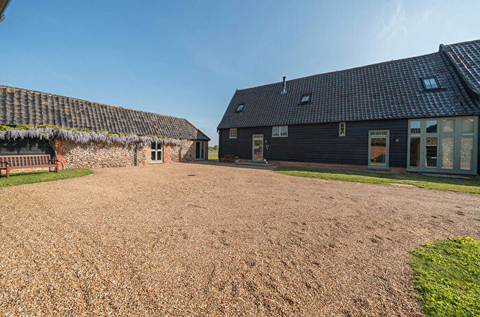 4 Bedroom Barn Conversion For Sale In Honington, Bury St. Edmunds, Suffolk, IP31