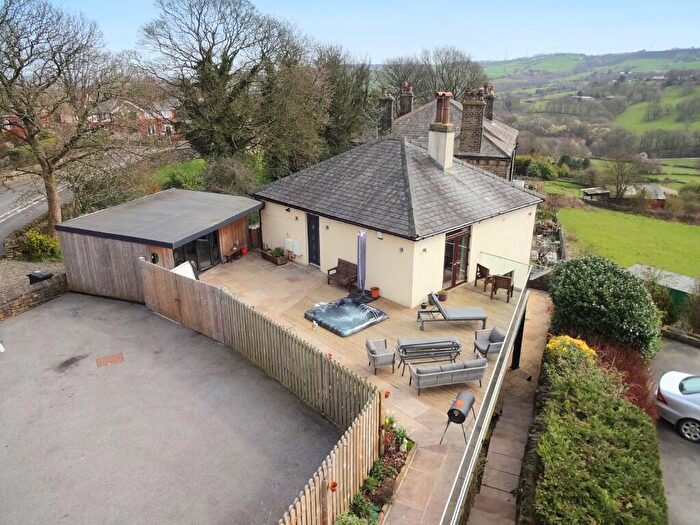 5 Bedroom Detached House For Sale In Stainland Road, Stainland, HX4