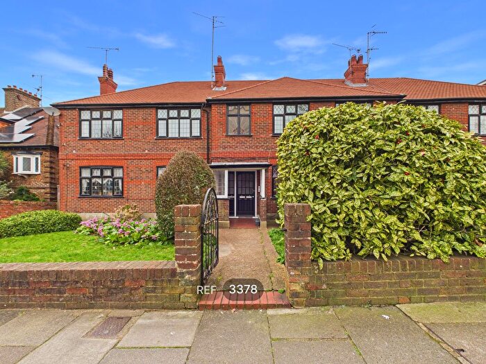 2 Bedroom Flat To Rent In Davigdor Road, Hove, BN3