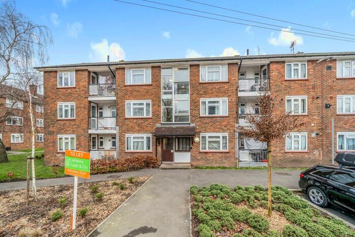 3 Bedroom Flat To Rent In Prospect Ring, East Finchley, London, N2