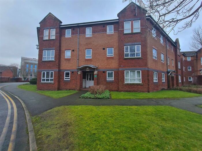 2 Bedroom Flat To Rent In Princes Gardens, City Centre, L3