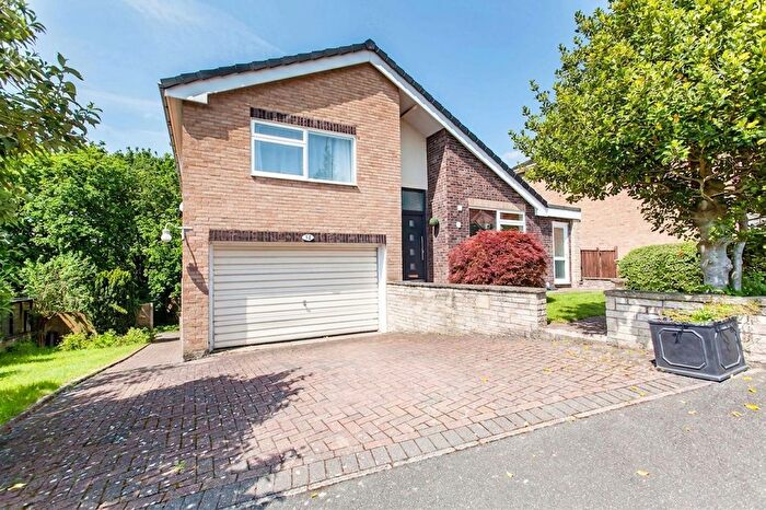 4 Bedroom Detached House For Sale In Rushen Mount, Chesterfield, S40