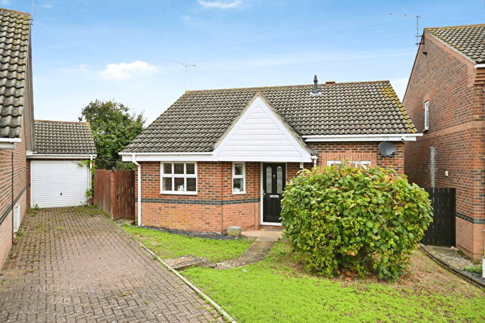 2 Bedroom Detached Bungalow For Sale In Shorefields, Rainham, Gillingham, ME8