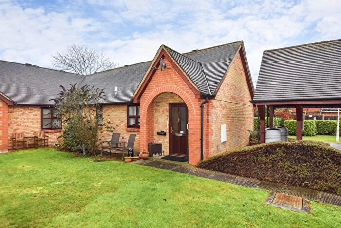 2 Bedroom Bungalow For Sale In Tutors Way, South Woodham Ferrers, Chelmsford, CM3