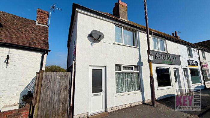 2 Bedroom End Terrace House For Sale In High Street, Dymchurch, Kent, TN29