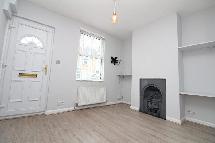 3 Bedroom Terraced House To Rent In Charles Street, Greenhithe, DA9