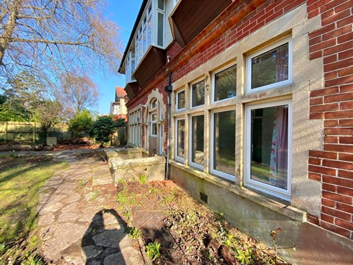 2 Bedroom Flat For Sale In Ground Floor Garden Apartment, Spur Hill Avenue, Lower Parkstone, BH14