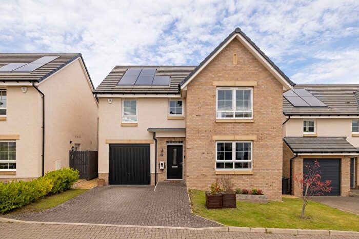 4 Bedroom Detached House For Sale In Rowieston Drive, Edinburgh, EH17