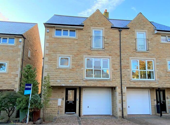 3 Bedroom Town House To Rent In East Busk Lane, Otley, LS21