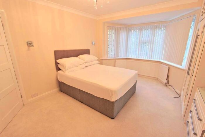 1 Bedroom Flat To Rent In Waterfall Road, London, N11