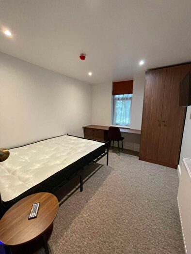 6 Bedroom Terraced House To Rent In Westbourne Road, Fallowfield, M14