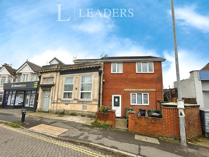 2 Bedroom Apartment For Sale In Milton Road, Portsmouth, Hampshire, PO3