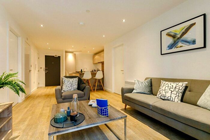 Apartment To Rent In The Priory Queensway, Birmingham, West Midlands, B4