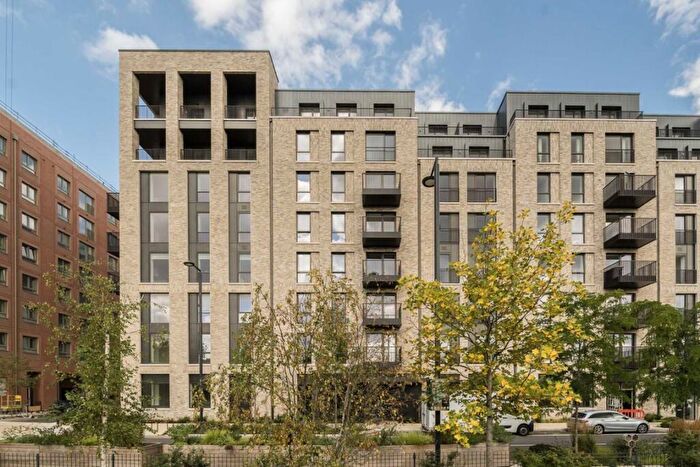 2 Bedroom Flat To Rent In Claremont Road, Brent Cross Town, NW2