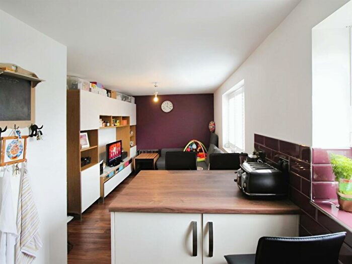 1 Bedroom Flat To Rent In Mandeville Court, Chingford, London, E4