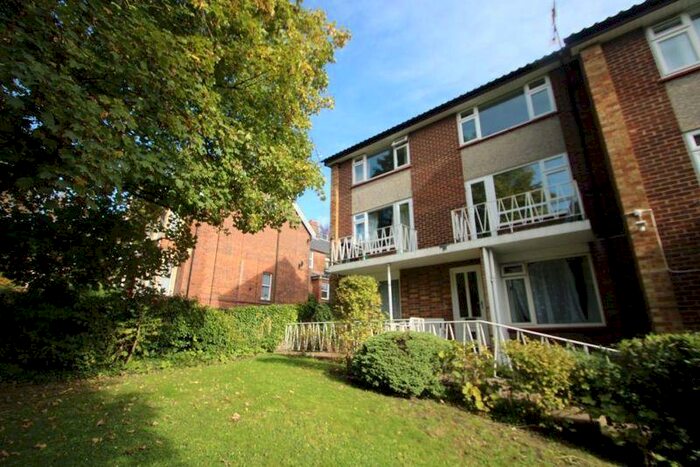 2 Bedroom Flat To Rent In Amersham Hill, High Wycombe, HP13