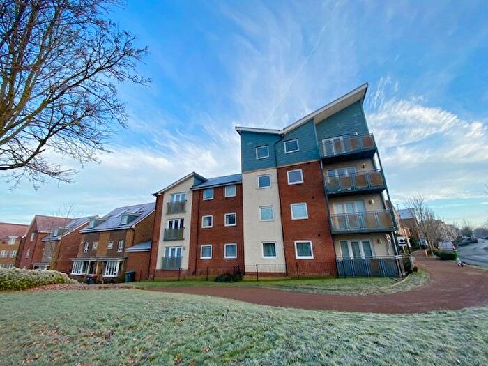 3 Bedroom Flat To Rent In Addington Avenue, Wolverton, Milton Keynes, MK12