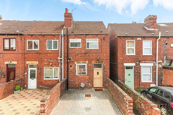 2 Bedroom End Of Terrace House For Sale In Garden Street, Ackworth, WF7